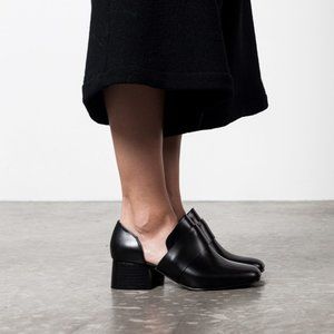 Creatures of Comfort Slip-On Leather Black Heeled Shoes Size 7